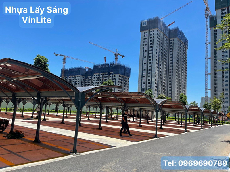 Tìm hiểu chi tiết về giá tấm nhựa lấy sáng đặc ruột