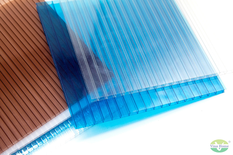 Tấm poly rỗng 10mm các màu nâu trà, xanh dương và trong suốt.