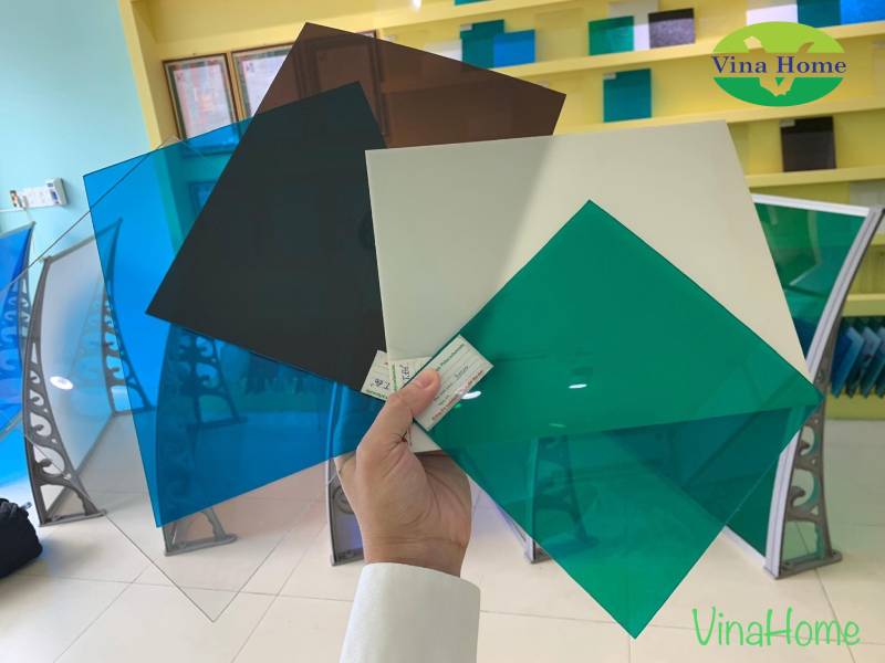 Tấm nhựa lấy sáng đặc ruột và những điều cần biết
